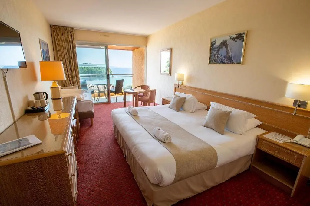 Superior Triple room with balcony and with sea view