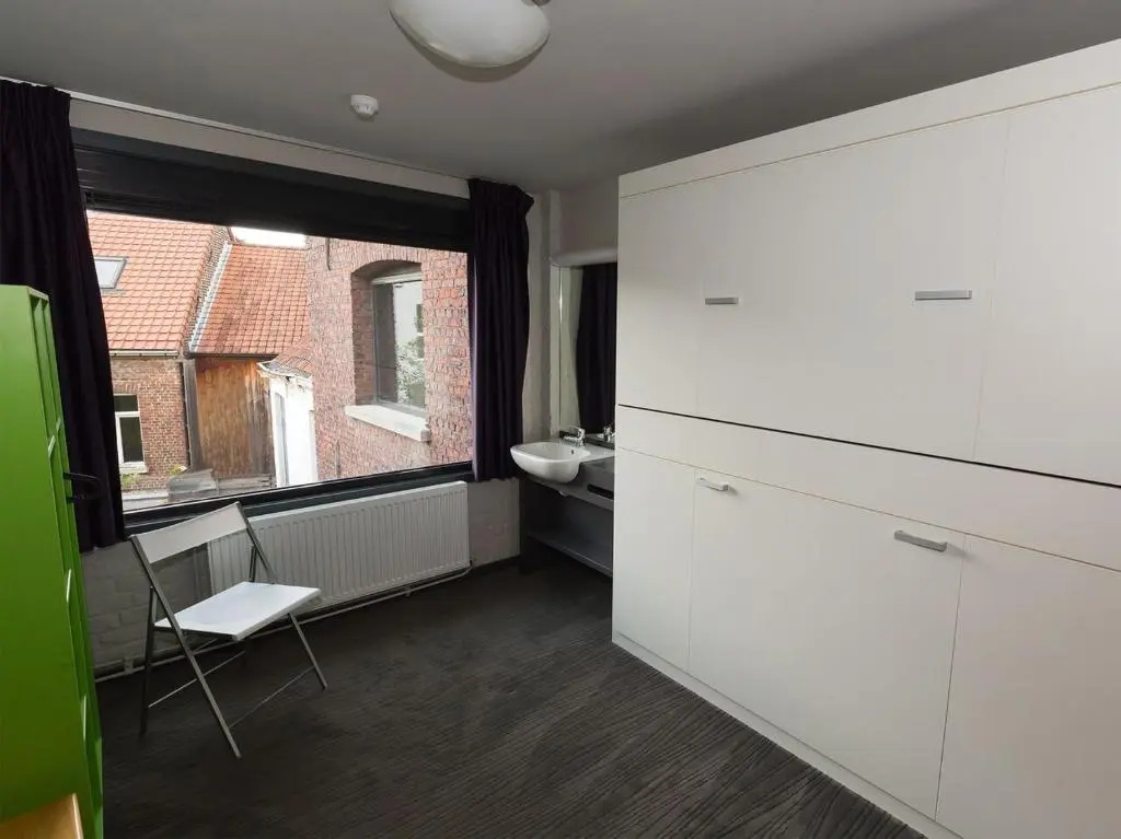 3 Bedrooms Apartment