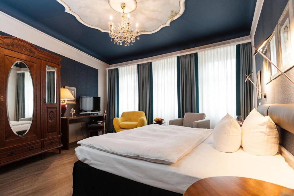 Hotel Würzburger Hof by null