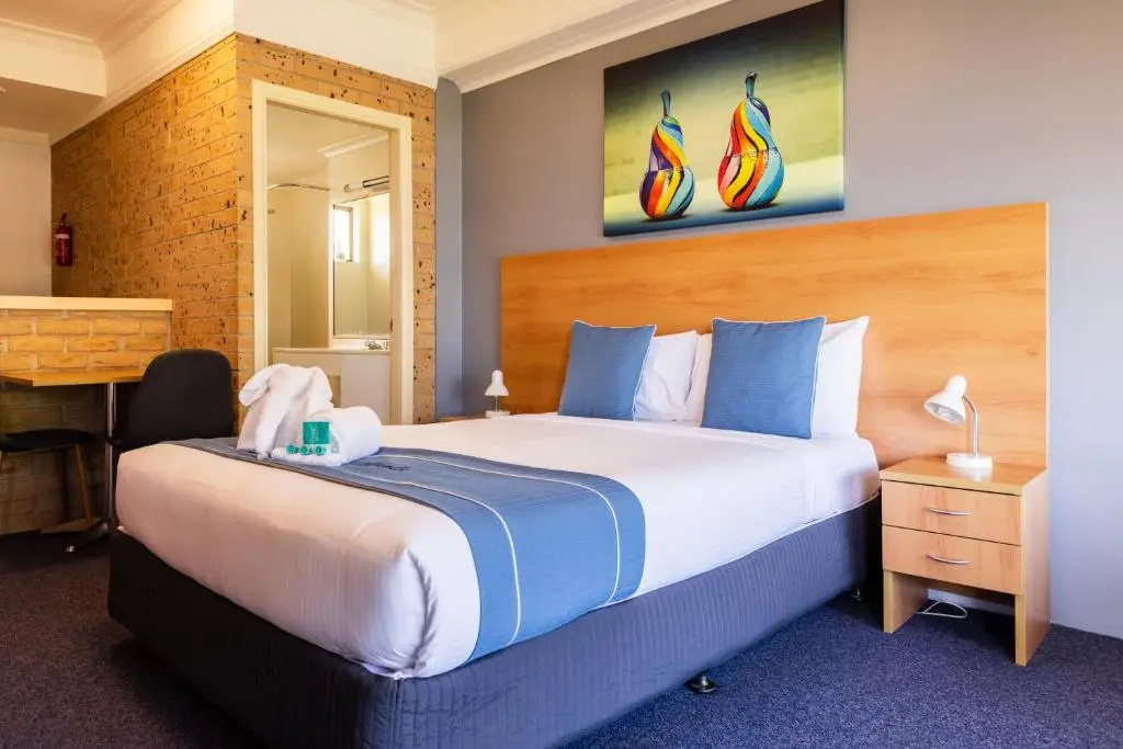 Deluxe Double room (full double bed)