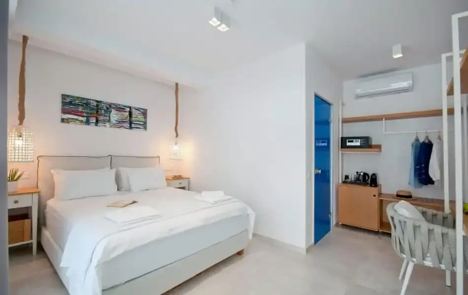 Premium Double room (full double bed)
