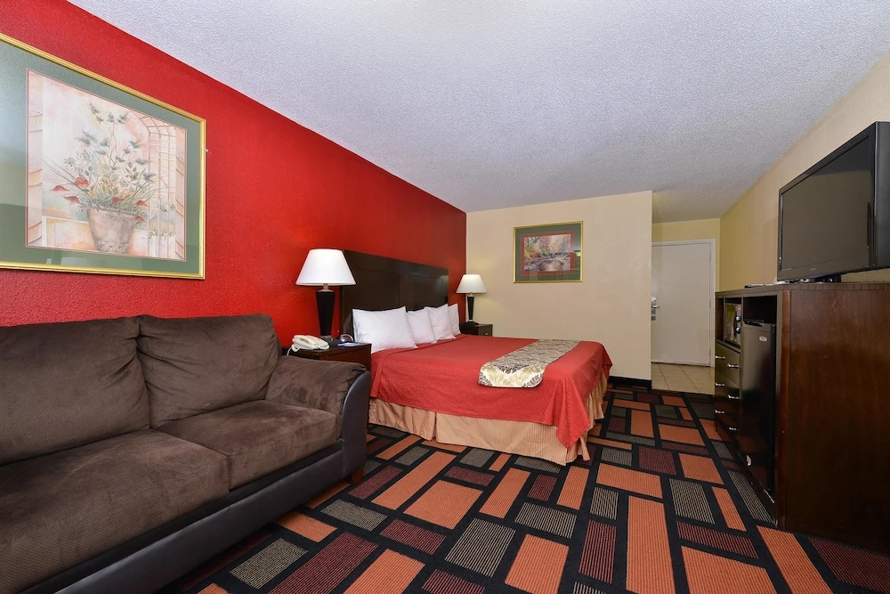 Standard Double room with balcony (full double bed)