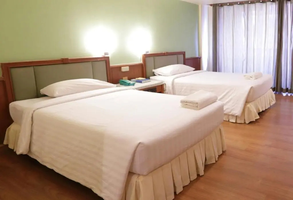 Deluxe Double room (full double bed)