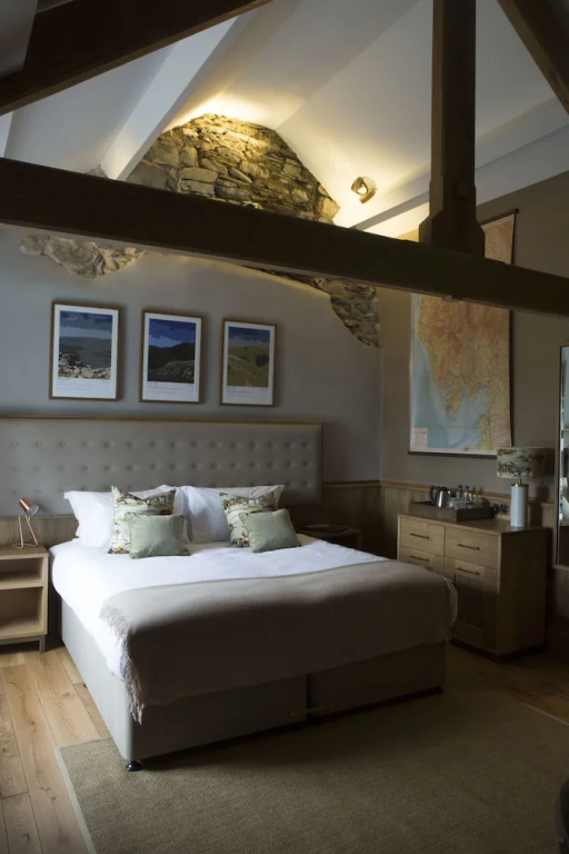 Premium Double room (full double bed)