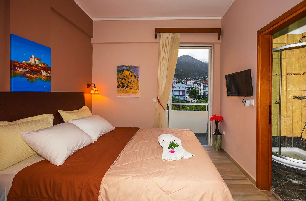Standard room with city view
