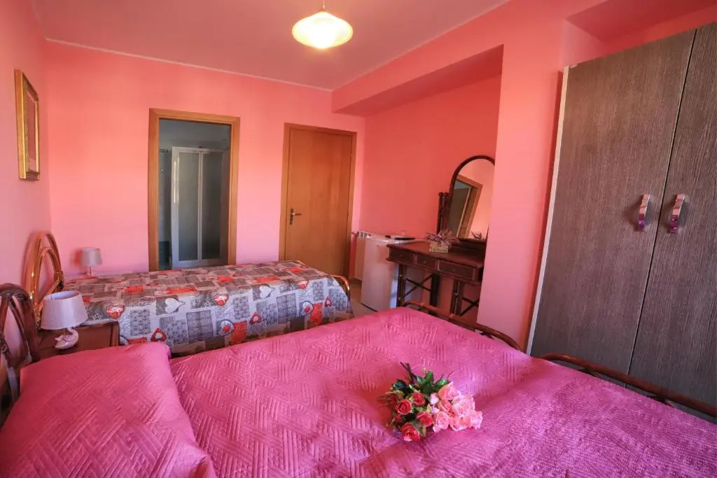 Standard Double room with balcony (full double bed)