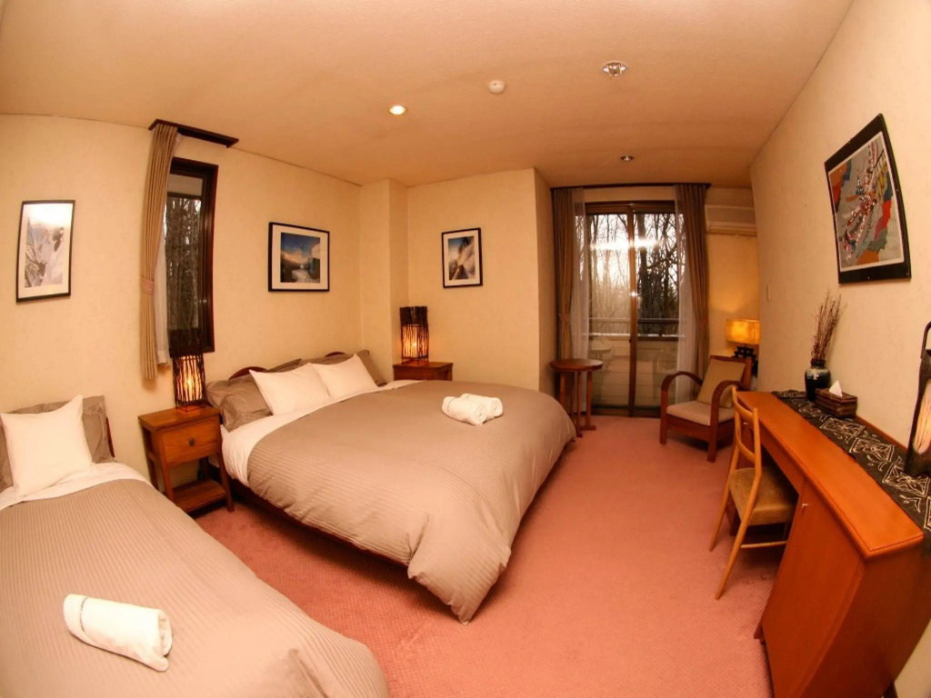 Standard Triple room