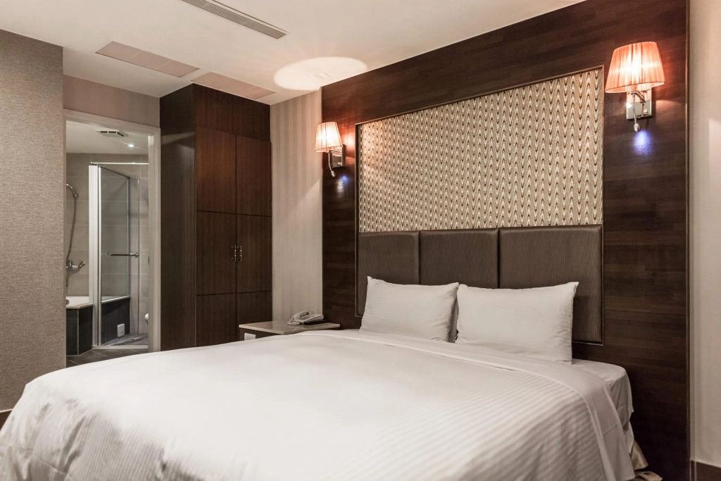 Maple Hotel — 3