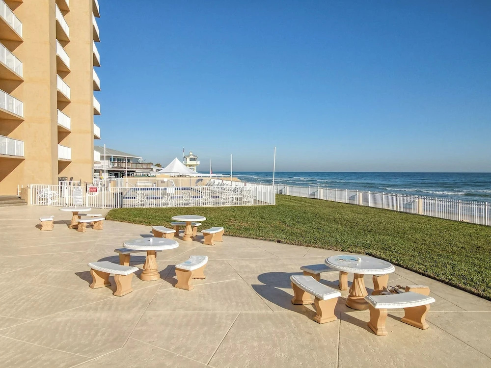 Oceania Beach Club 303