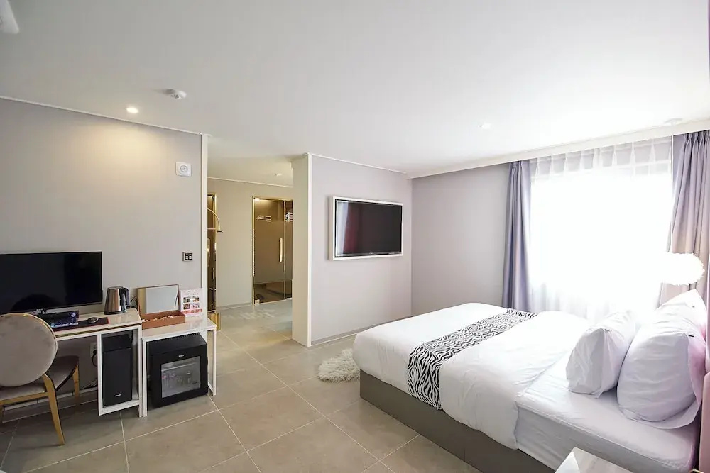 Luxury Suite