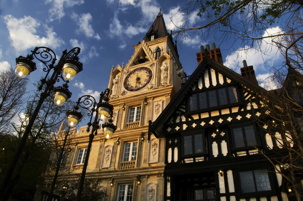 The Old England Manor