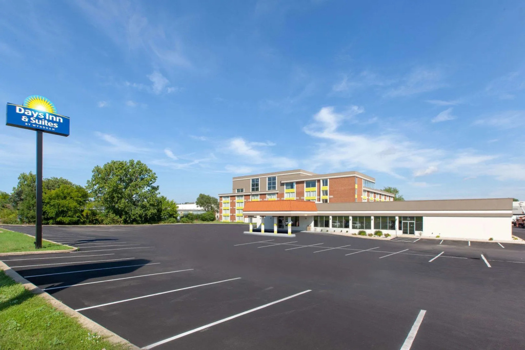 Days Inn And Suites By Wyndham Grand Rapids Near Downtown