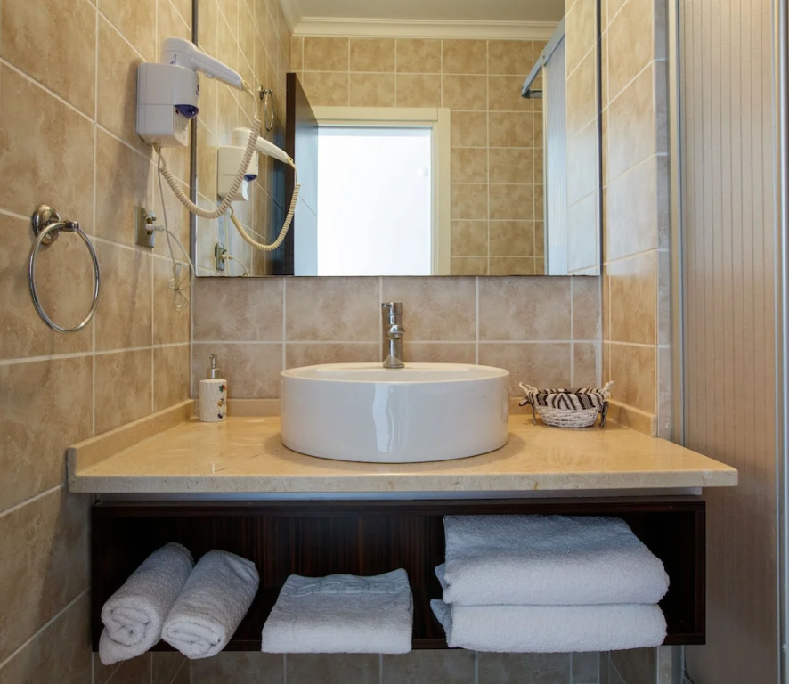 Standard Double room with balcony (full double bed)
