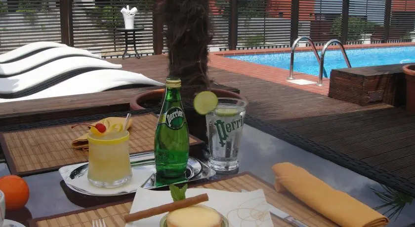 Food & Beverage