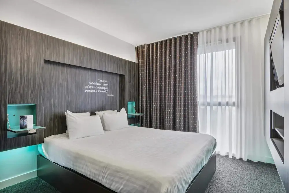Superior Quadruple room with city view