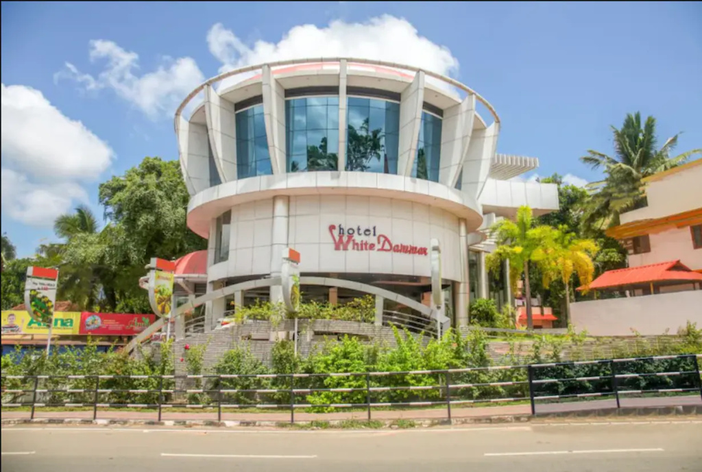 Hotel White Dammar
