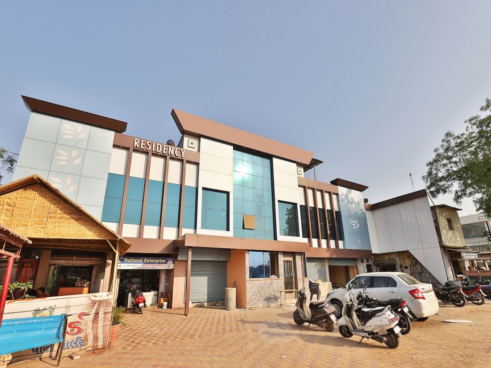OYO 12196 Hotel Mayur Park Residency