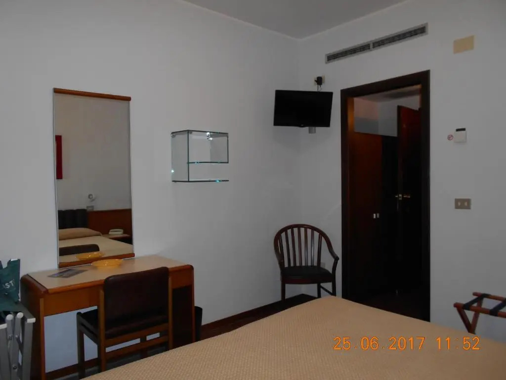 Standard Double room with sea view (full double bed)