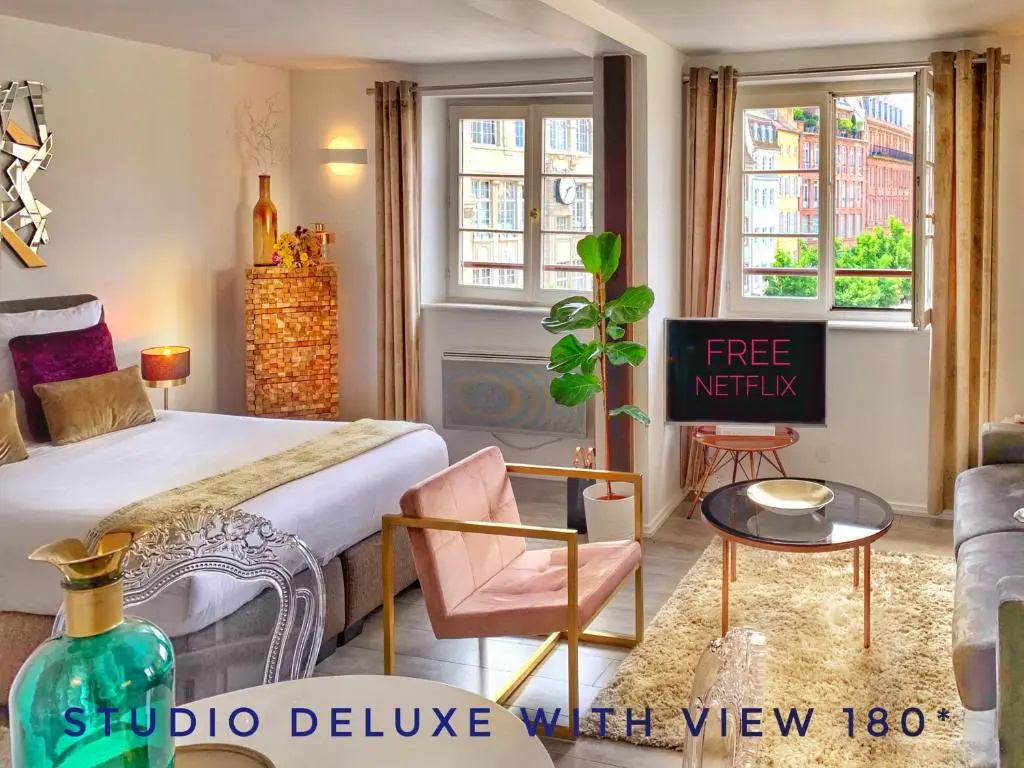 Deluxe Apartment