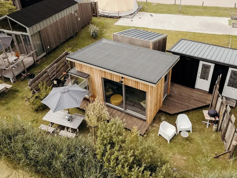 Tiny Holiday Home for 2 With Picnic Table