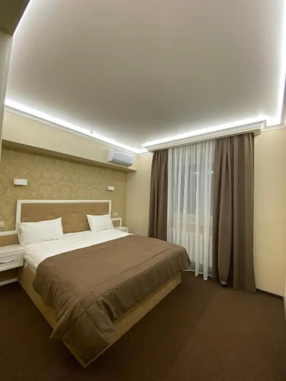 Standard Double room with balcony (full double bed)