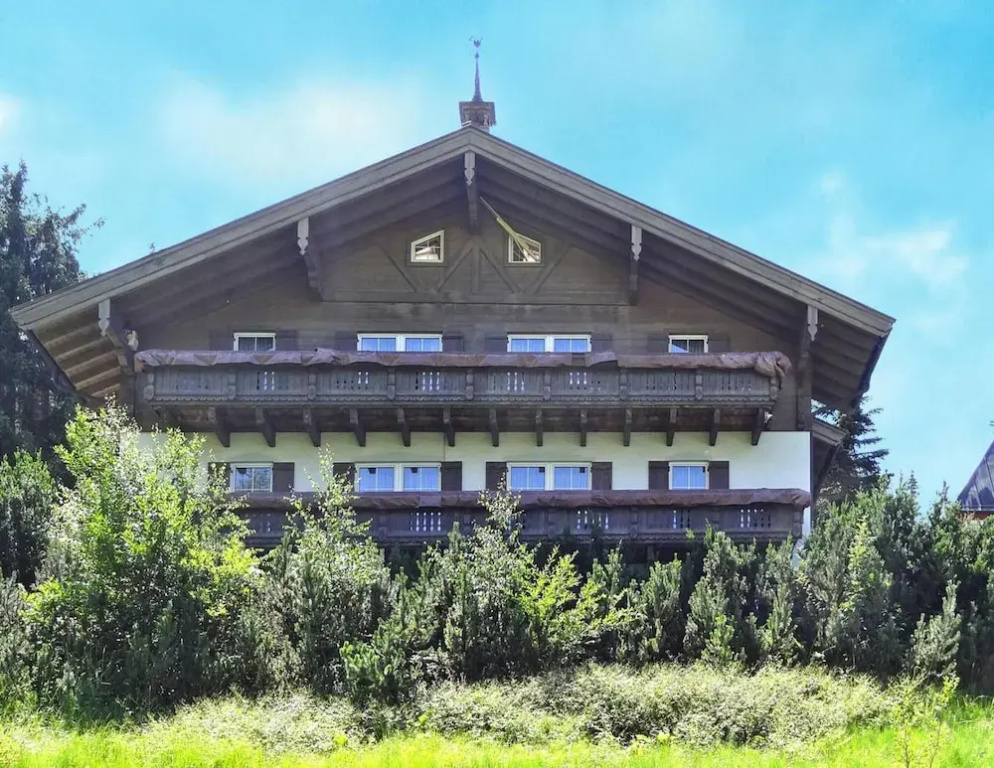 Chalet in Dienten With Ski-in Access
