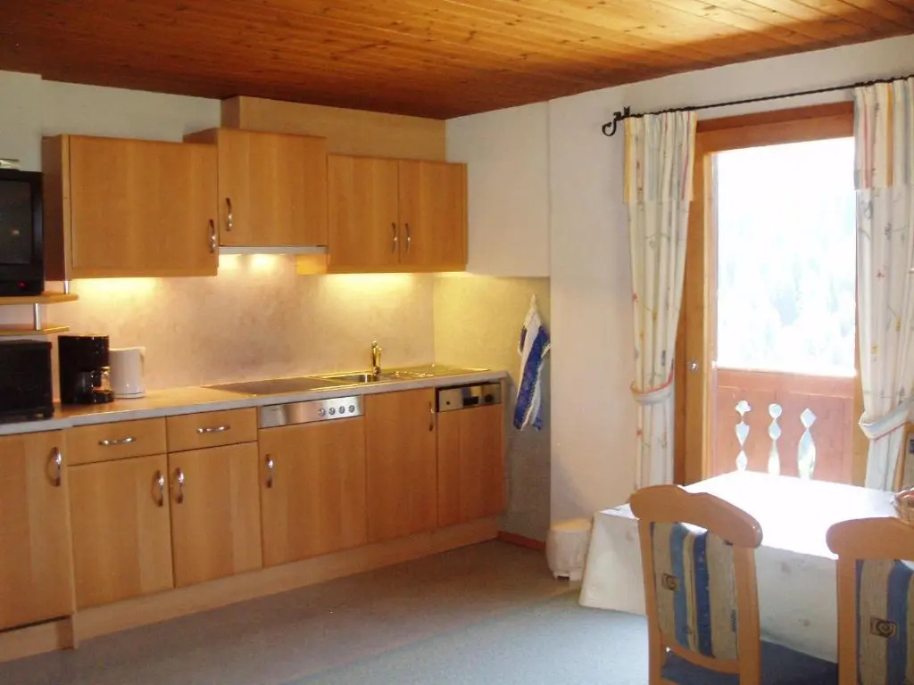 3 Bedrooms Apartment
