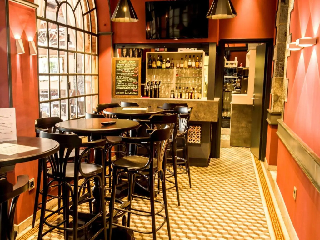 Food & Beverage
