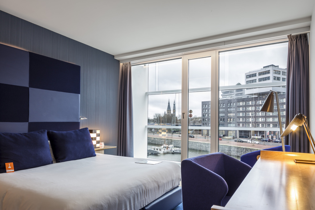 Room Mate Aitana by null