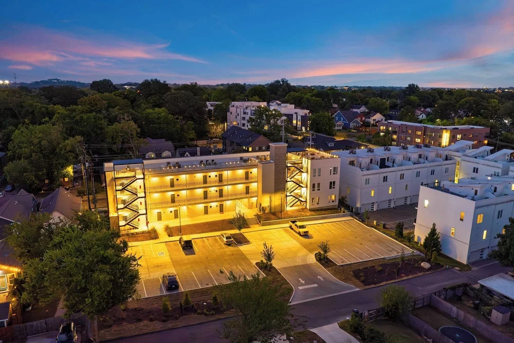 Sleeps 16 2 Homes Next Door + Walk to Dining & Music Lischey Loft & The Bloom House by Avantstay