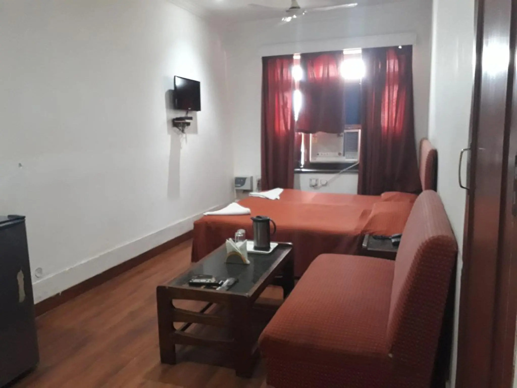 Economy room