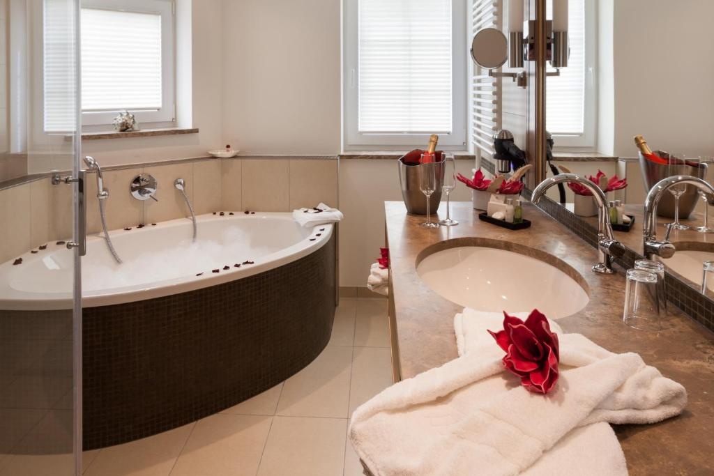 Standard Double room (full double bed) (adults only)