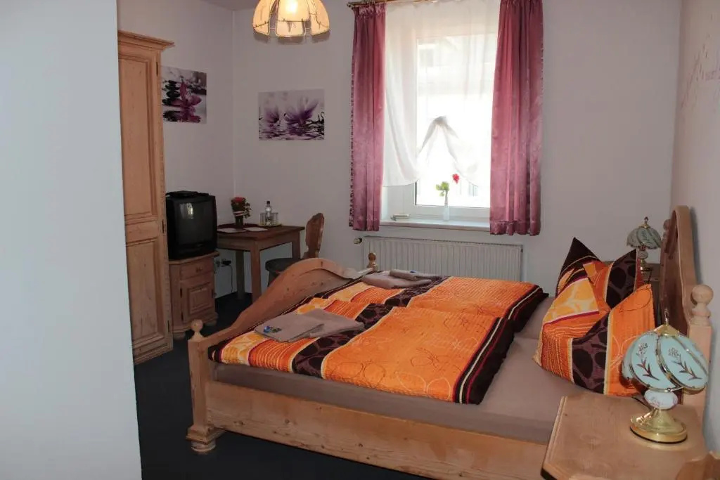 Hotel Stadt Pausa - Chambres