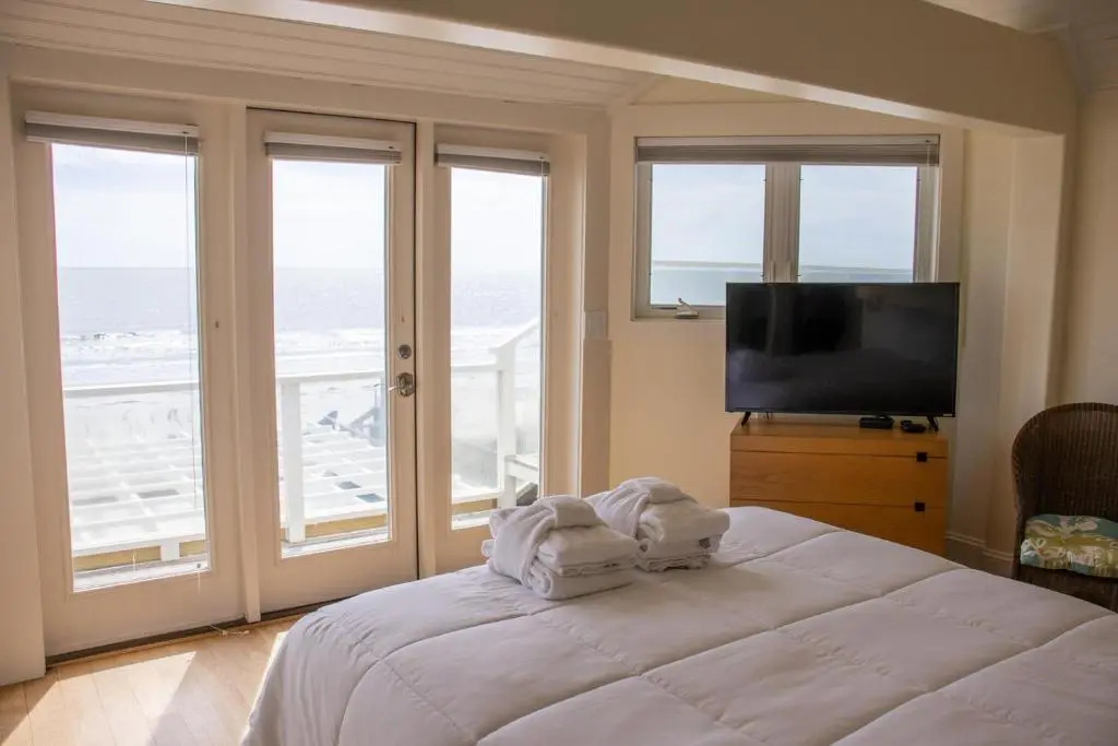 Lavish Two-story Oceanfront Home w/ Huge Deck, Wifi, & Incredible Views