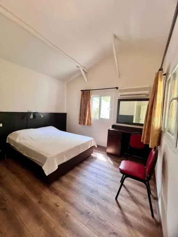 Standard Double room with bay view (full double bed)
