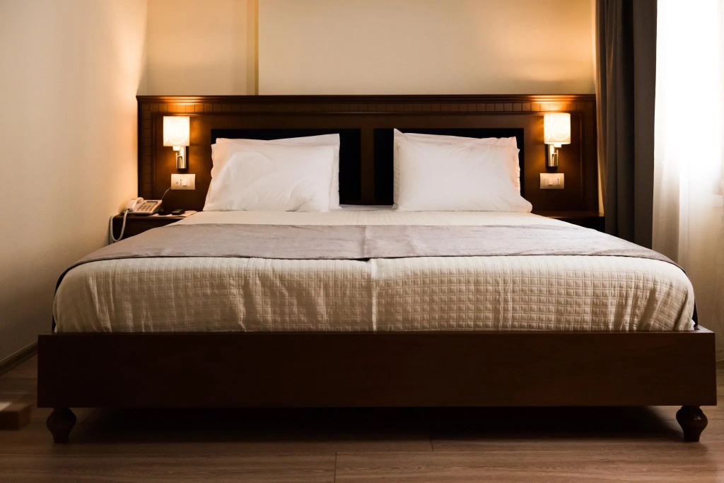Deluxe Double room (full double bed)