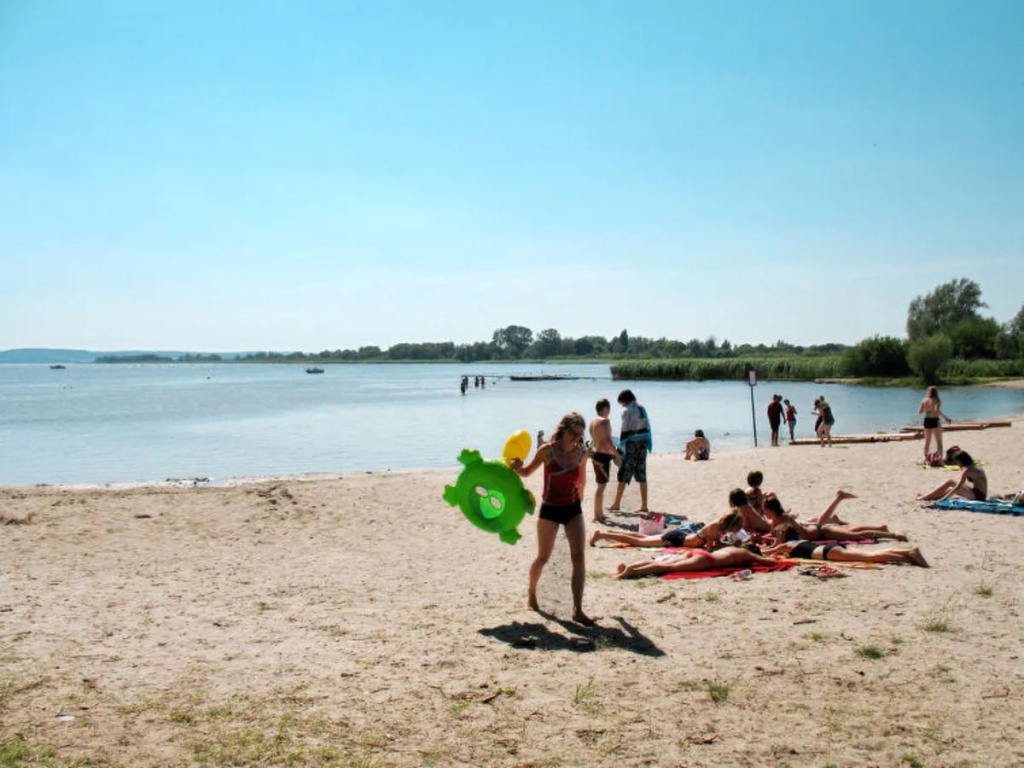 Beach & Waterfront