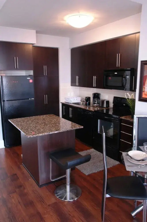 Elite Suites - Square One View Comfort Suite - фото 14