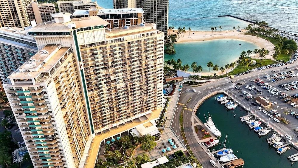 NEW KBM Resorts Free CAR Ilikai Suites Studio Oceanview Condo! Ilk-437