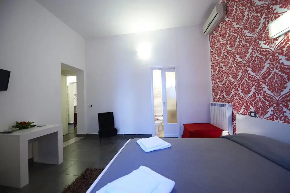 Standard Double room with balcony (full double bed)