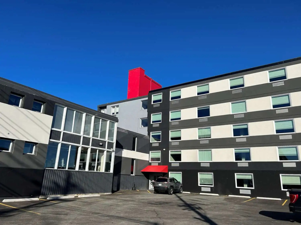 Quality Inn & Suites Thunder Bay Downtown Hotel
