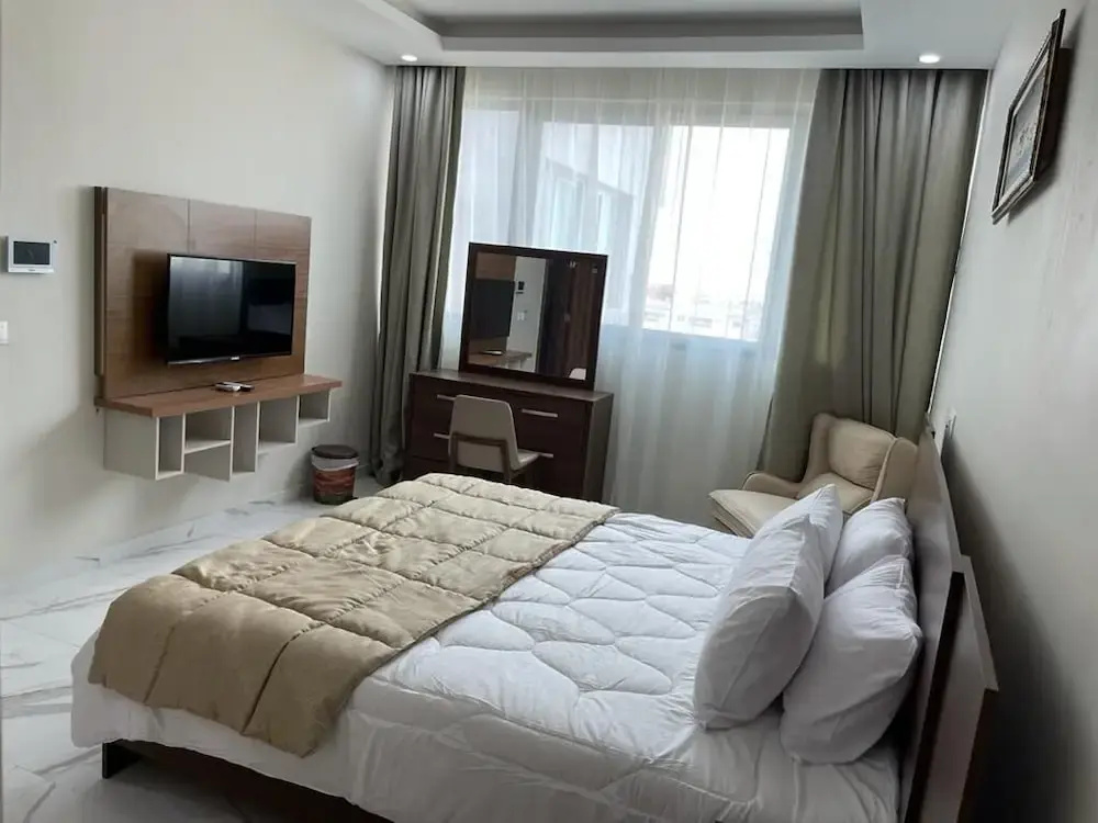 Deluxe Studio