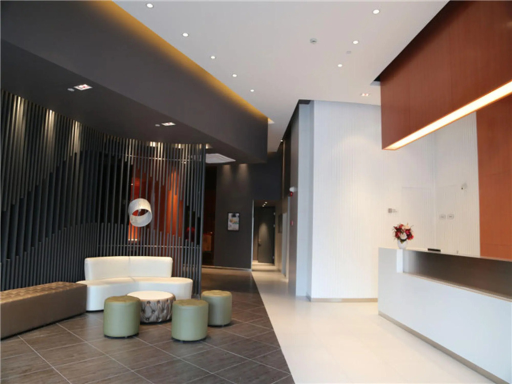 Lobby & Reception