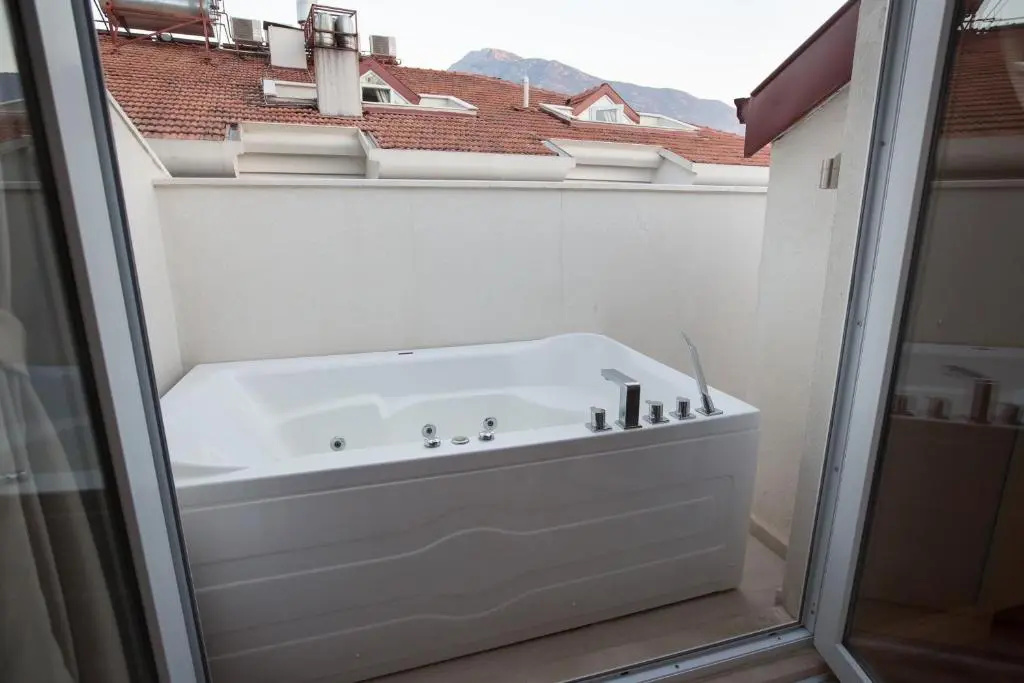 Suite with garden view