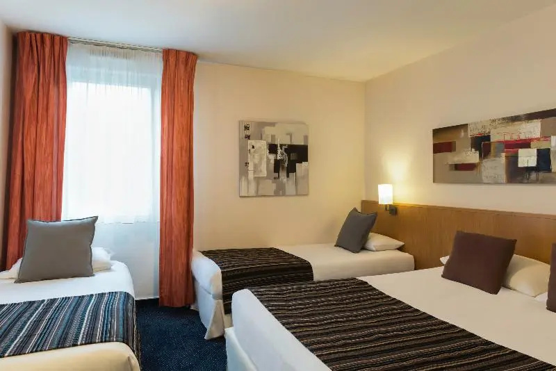 Greet Hotel Montbeliard - Chambres