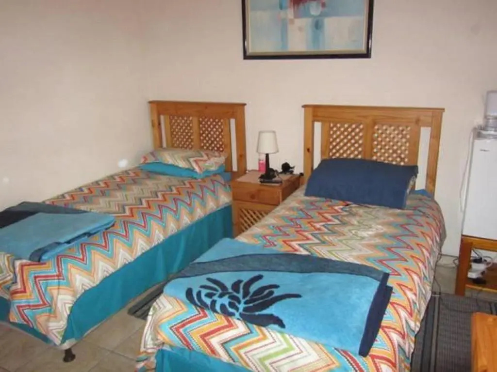 Deluxe Double room (full double bed)