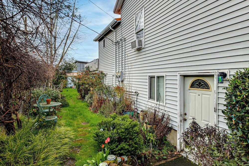 3 Mi to Stadiums & Dtwn: Seattle Solo Hideaway
