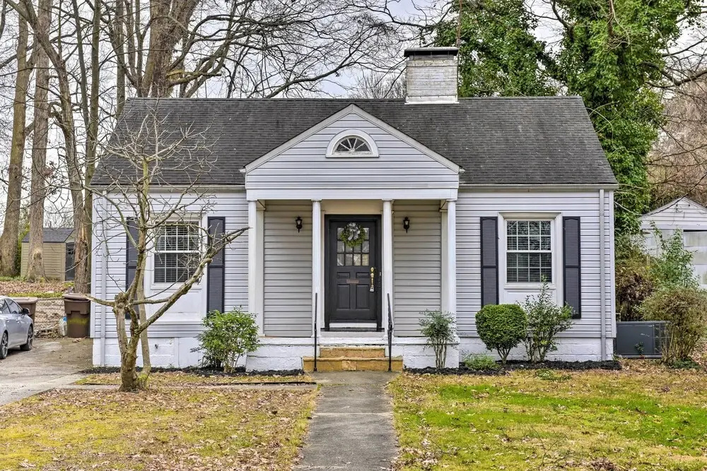 Chic & Cozy Greensboro Home, 2 Mi to Dtwn!