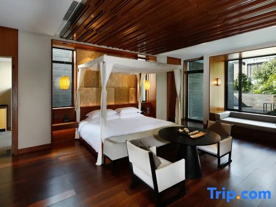Double Villa with courtyard view (full double bed)