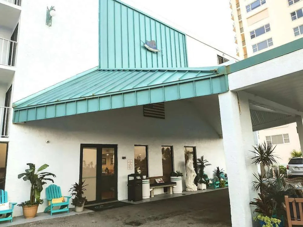 Palm Plaza & Beachside Plaza
